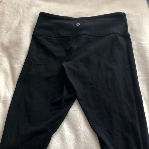 Cropped Reversible Lululemon Leggings - Picture 4 of 5